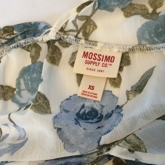 🆕Pretty Floral Top⭐️NWT-BLS#0018N - Picture 4 of 4